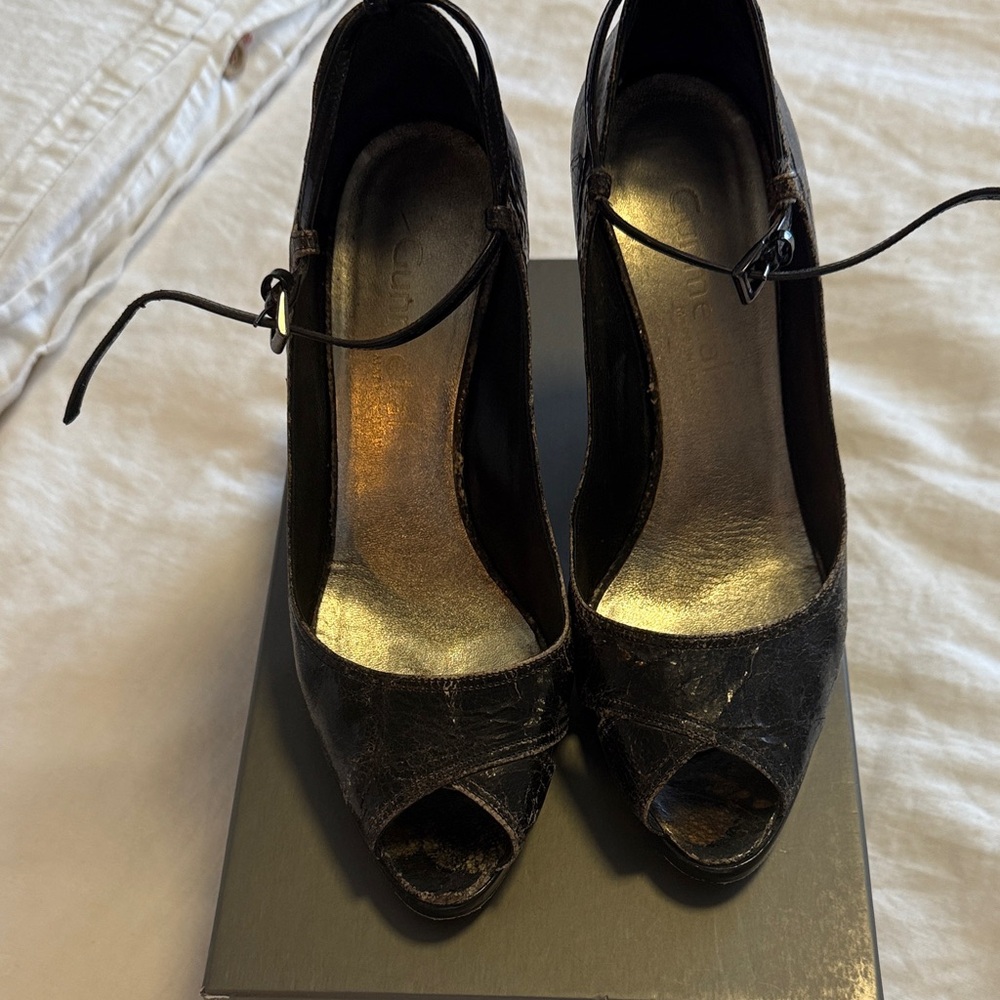 Chic Black Peep-Toe Heels